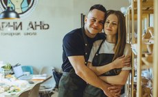 Свидание в гончарной студии фото