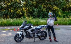 Урок вождения мотоцикла фото