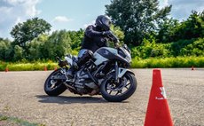 Урок вождения мотоцикла фото